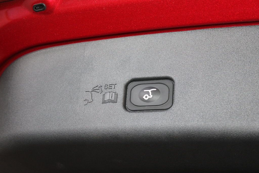 Used 2025 Lincoln Nautilus Premier AWD/4WD image 39