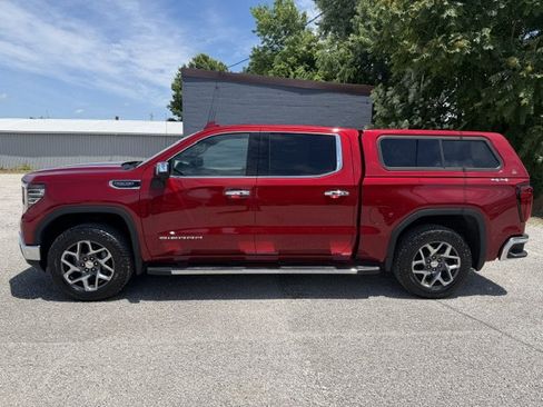 Used 2022 GMC Sierra 1500 SLT w/ SLT Premium Package AWD/4WD image 2
