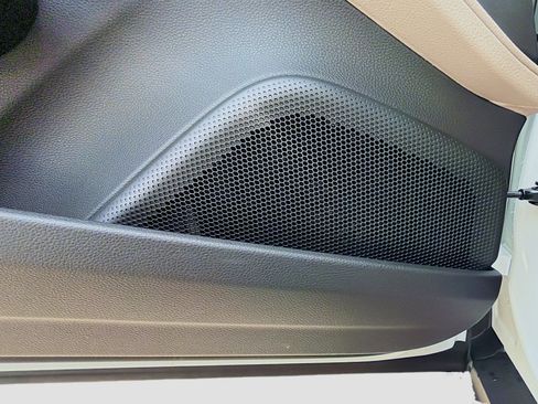 Used 2025 Porsche Panamera 4 image 24