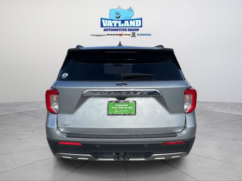 Used 2021 Ford Explorer XLT w/ Equipment Group 202A image 4