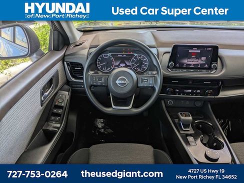 Used 2022 Nissan Rogue SV AWD/4WD image 19