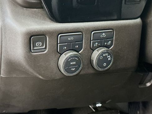 Used 2025 Chevrolet Silverado 1500 LT AWD/4WD image 17