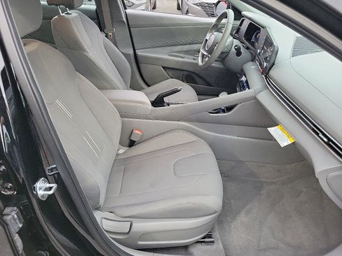 Certified 2025 Hyundai Elantra Sport image 14