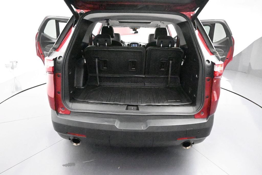 Used 2020 Chevrolet Traverse RS w/ LPO, Floor Liner Package AWD/4WD image 32