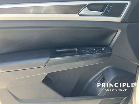 Used 2018 Volkswagen Atlas SE image 12
