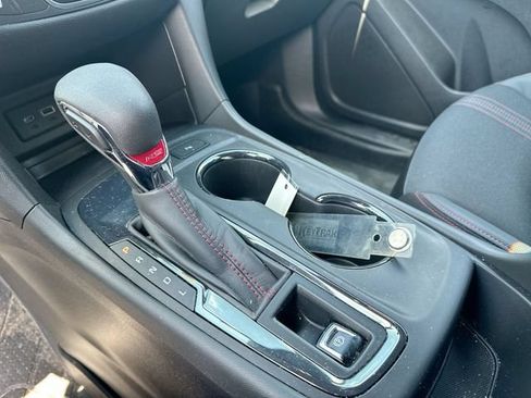 Used 2023 Chevrolet Equinox RS w/ LPO, Floor Liner Package FWD image 19