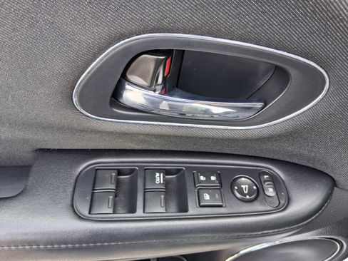 Used 2019 Honda HR-V EX image 15