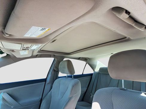 Used 2010 Toyota Camry LE image 24