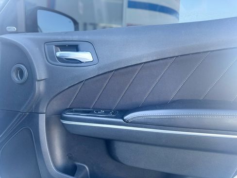 Used 2015 Dodge Charger R/T image 41