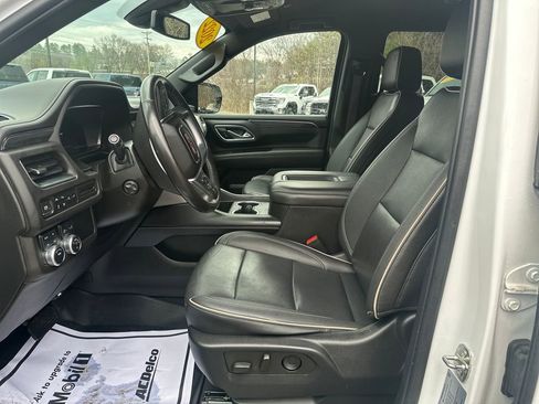 Used 2022 GMC Yukon SLT w/ SLT Luxury Package image 9