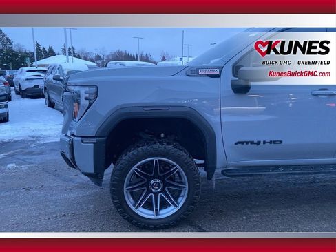 Used 2024 GMC Sierra 2500 AT4 w/ AT4 Premium Plus Package image 15
