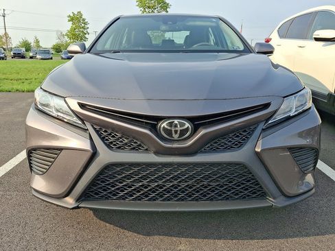 Used 2020 Toyota Camry SE w/ Cold Weather Package AWD/4WD image 2