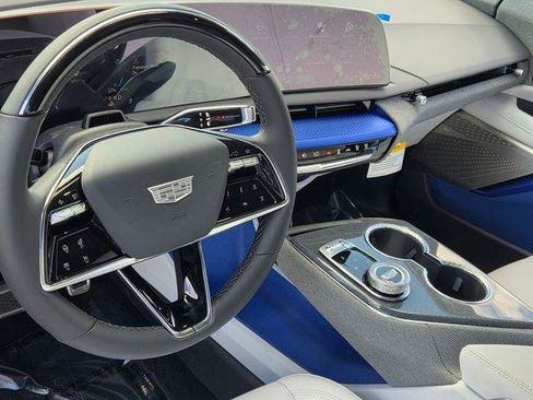 New 2026 Cadillac Optiq Luxury 1 image 29