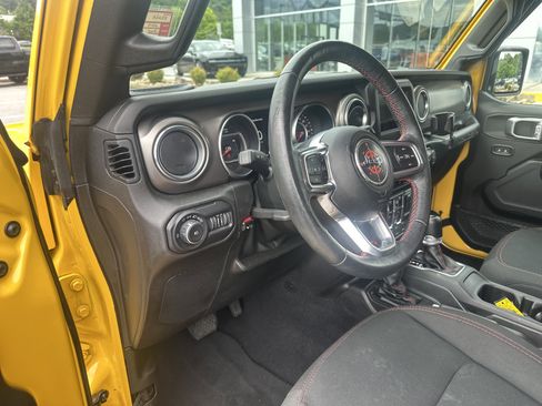 Used 2019 Jeep Wrangler Unlimited Rubicon w/ Cold Weather Group AWD/4WD image 17