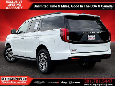 Used 2025 Ford Expedition Active AWD/4WD image 4