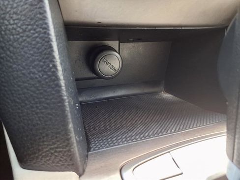 Used 2014 Subaru Outback 2.5i Limited image 9