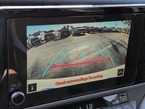 Used 2025 Toyota Camry SE FWD image 18