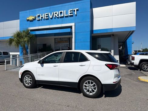 Used 2023 Chevrolet Equinox LS w/ LS Convenience Package FWD image 12