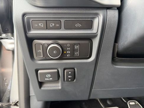 Used 2022 Ford F150 Lariat w/ Equipment Group 502A High image 12