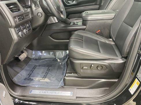 Used 2024 Chevrolet Suburban RST w/ Luxury Package AWD/4WD image 40