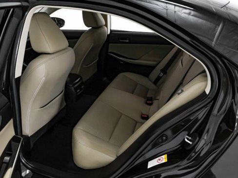 Used 2018 Lexus IS 300 AWD w/ Comfort Package image 39