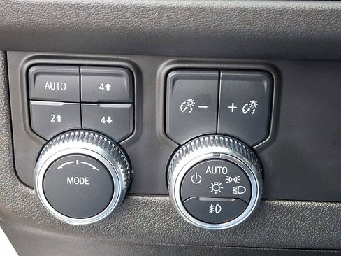 Used 2022 GMC Yukon AT4 image 27