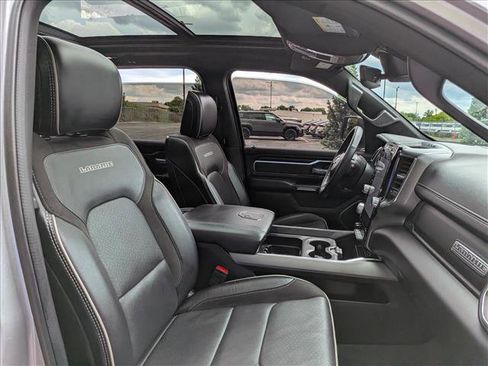 Used 2024 RAM 1500 Laramie AWD/4WD image 15
