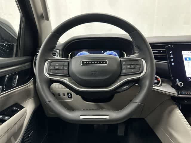 Used 2024 Jeep Wagoneer L Series II w/ Flexible Seating Group AWD/4WD image 15
