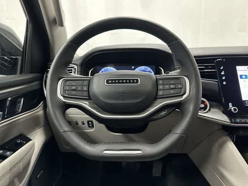 Used 2024 Jeep Wagoneer L Series II w/ Flexible Seating Group AWD/4WD image 15