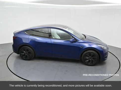 Used 2025 Tesla Model Y Long Range image 55
