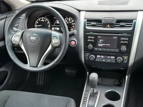 Used 2015 Nissan Altima 2.5 SV FWD image 22