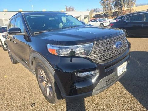Used 2023 Ford Explorer XLT w/ Equipment Group 202A image 3