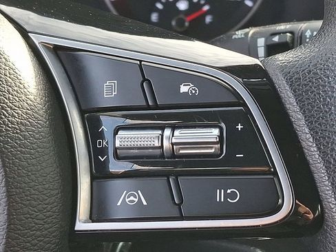 Used 2023 Kia Forte LXS w/ LXS Technology Package image 22