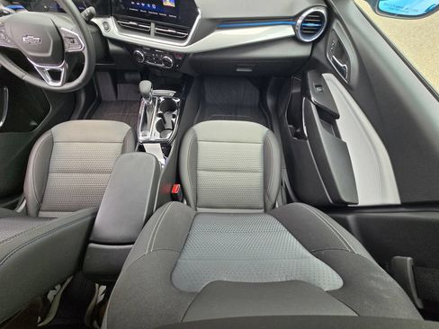 Certified 2026 Chevrolet Trax LT w/ Driver Confidence Package FWD image 16