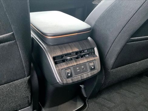 Used 2024 Nissan Ariya AWD image 10