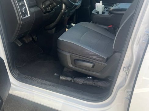 Used 2024 RAM 1500 Classic SLT AWD/4WD image 3