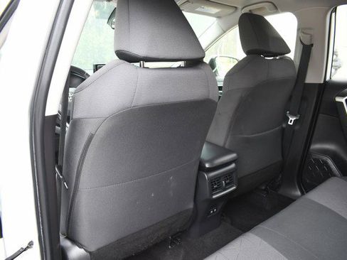 Used 2021 Toyota RAV4 XLE w/ XLE Grade Weather Package AWD/4WD image 21