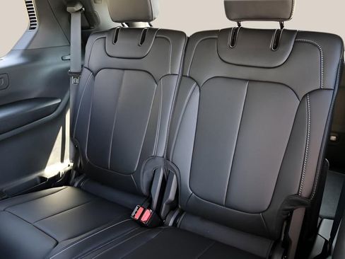 New 2026 Jeep Grand Cherokee L Limited w/ Limited Altitude Package AWD/4WD image 17