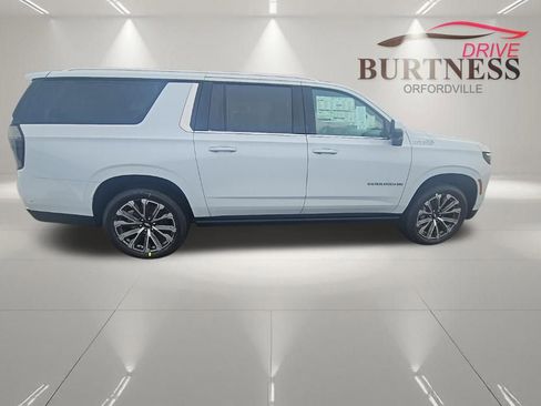 New 2026 Chevrolet Suburban High Country AWD/4WD image 9