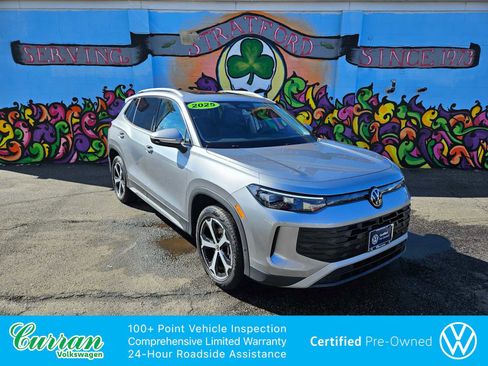 Certified 2025 Volkswagen Tiguan SE w/ Panoramic Sunroof Package AWD/4WD image 1