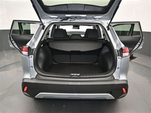 Used 2026 Toyota Corolla Cross LE w/ Moonroof Package image 13