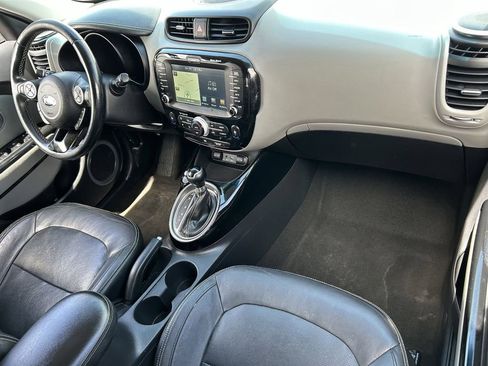 Used 2016 Kia Soul + w/ Primo Package FWD image 13