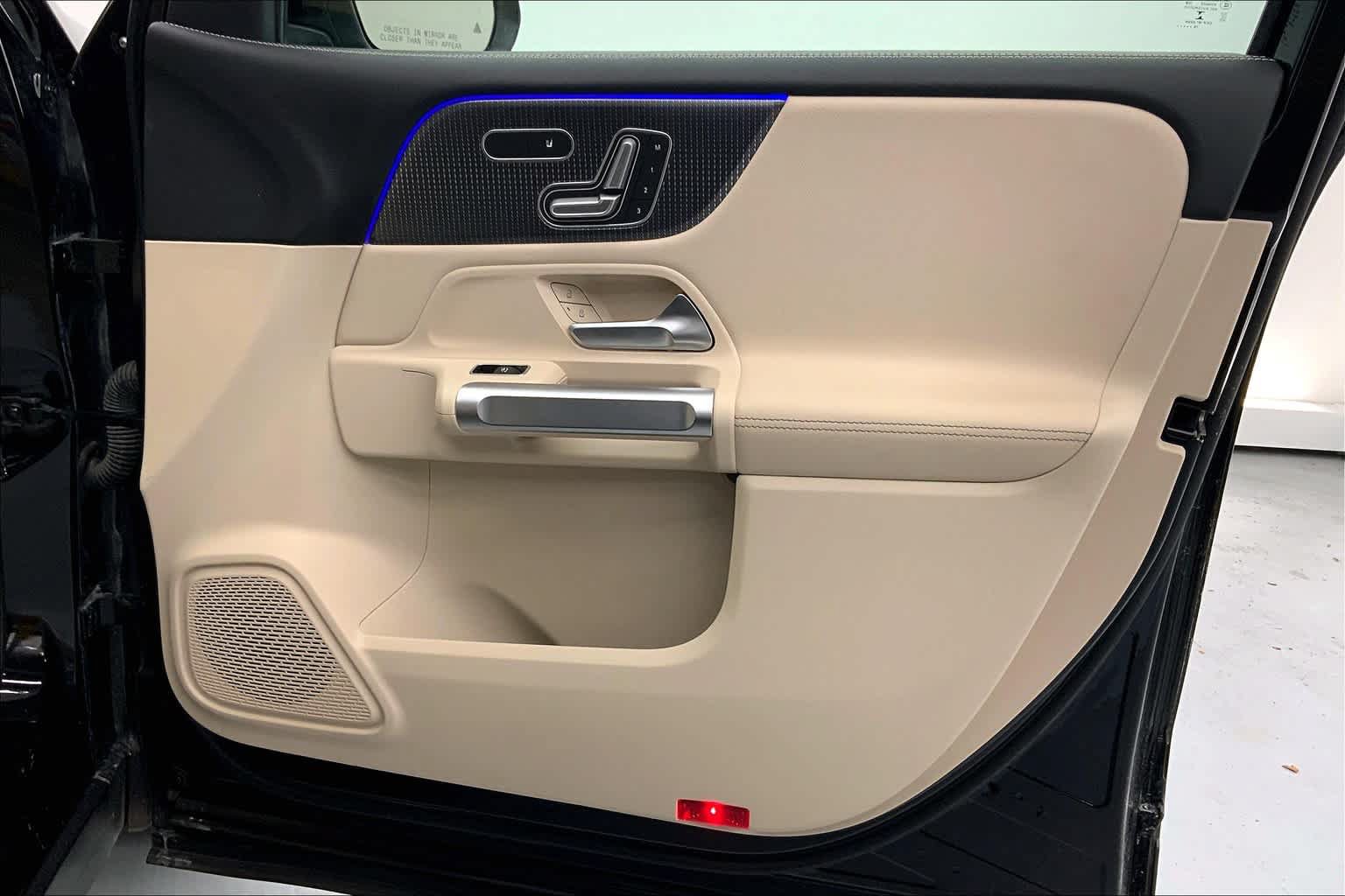 Used 2020 Mercedes-Benz GLB 250 image 26
