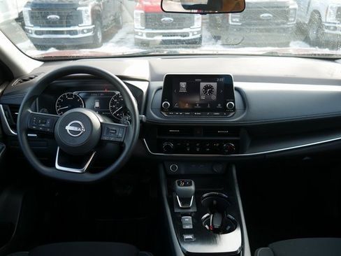 Used 2023 Nissan Rogue S image 4