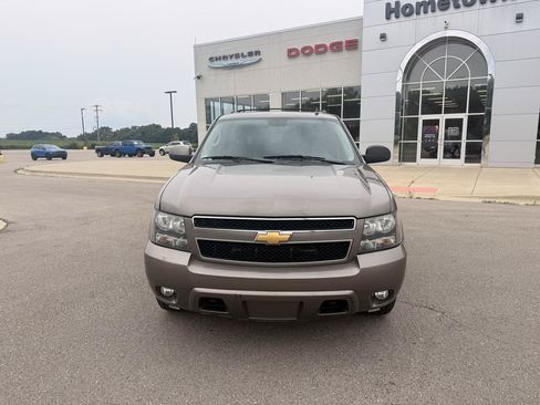 Used 2013 Chevrolet Suburban LT AWD/4WD image 8