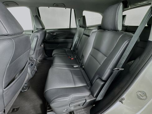 Certified 2018 Honda Pilot Touring image 25