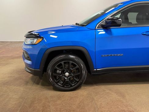 Used 2024 Jeep Compass Latitude AWD/4WD image 38