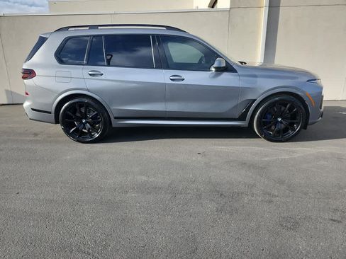 Used 2026 BMW X7 xDrive40i w/ M Sport Package AWD/4WD image 3