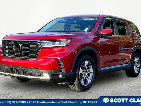 Used 2025 Honda Pilot EX-L image 3