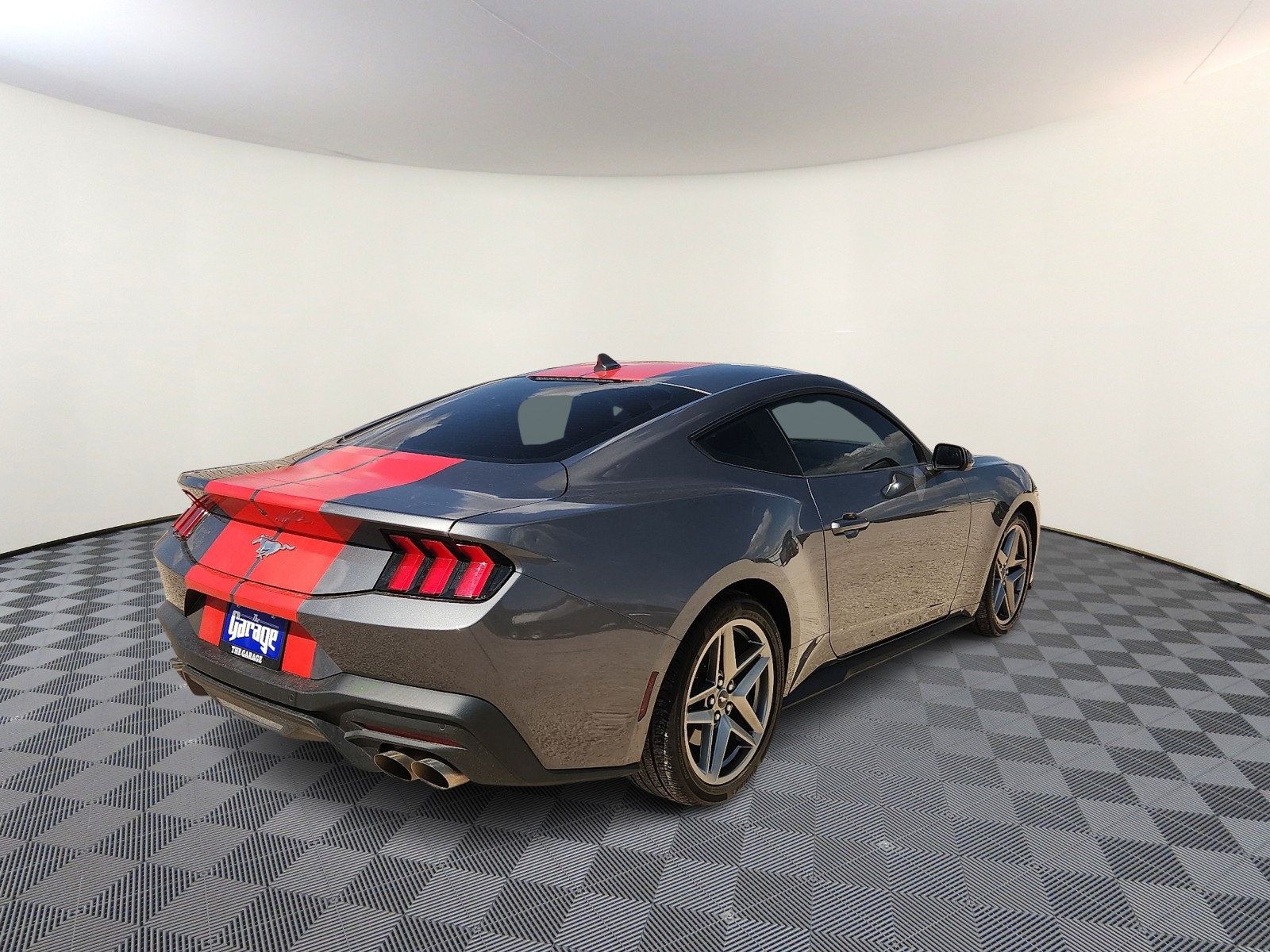 Used 2024 Ford Mustang Coupe RWD image 4